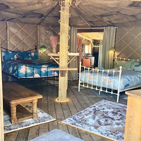 Vigo Retreat Boat Yurt Bed & Breakfast Wrotham Dış mekan fotoğraf