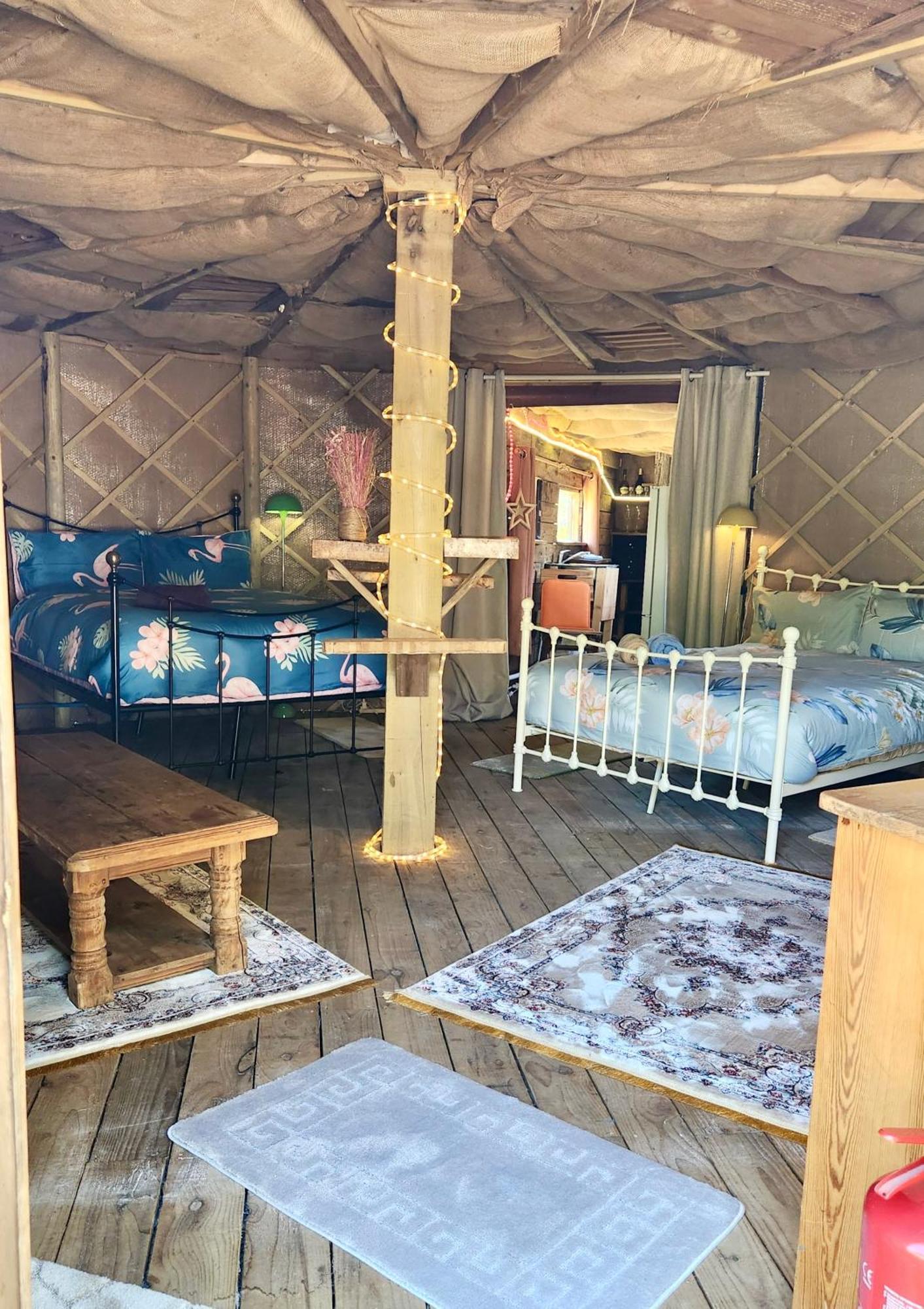 Vigo Retreat Boat Yurt Bed & Breakfast Wrotham Dış mekan fotoğraf